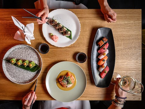 sushi bar japanese restaurant