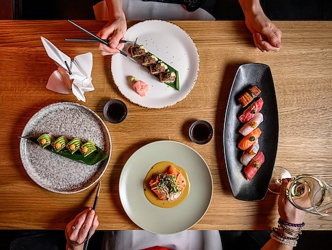 Menu sushi japanese sashimi